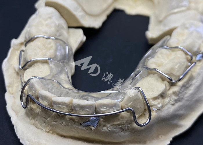 مريحة لارتداء المختبر الأسنان AMD's Hawley Retainer للاعتماد الآمن والصحي